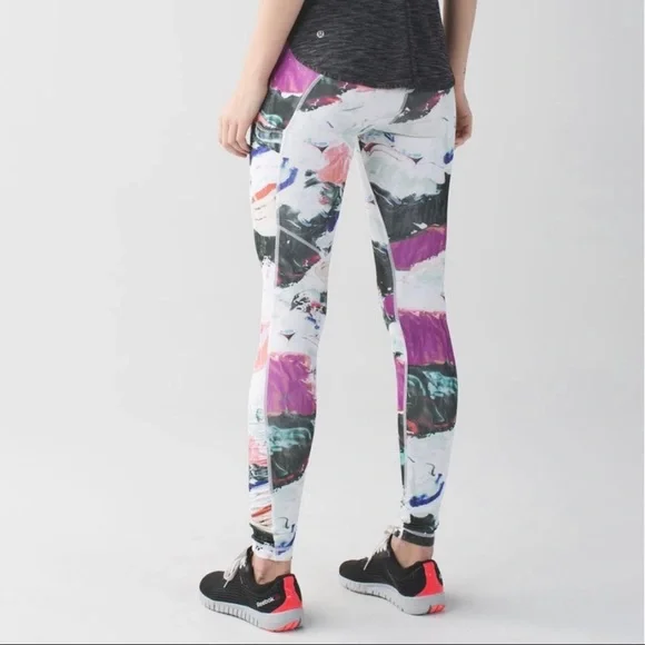SOLD-Lululemon Printed Fuchsia and Black Watercolor Athletic Running Leggings - Picture 4 of 12